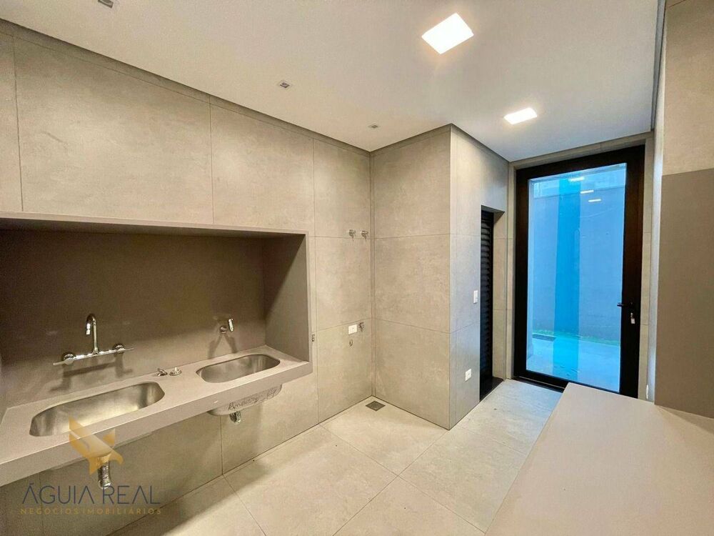 Sobrado, 3 quartos, 705 m² - Foto 4