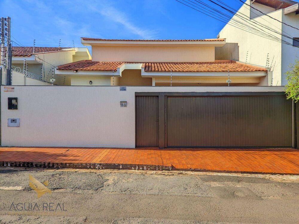Sobrado, 4 quartos, 257 m² - Foto 1