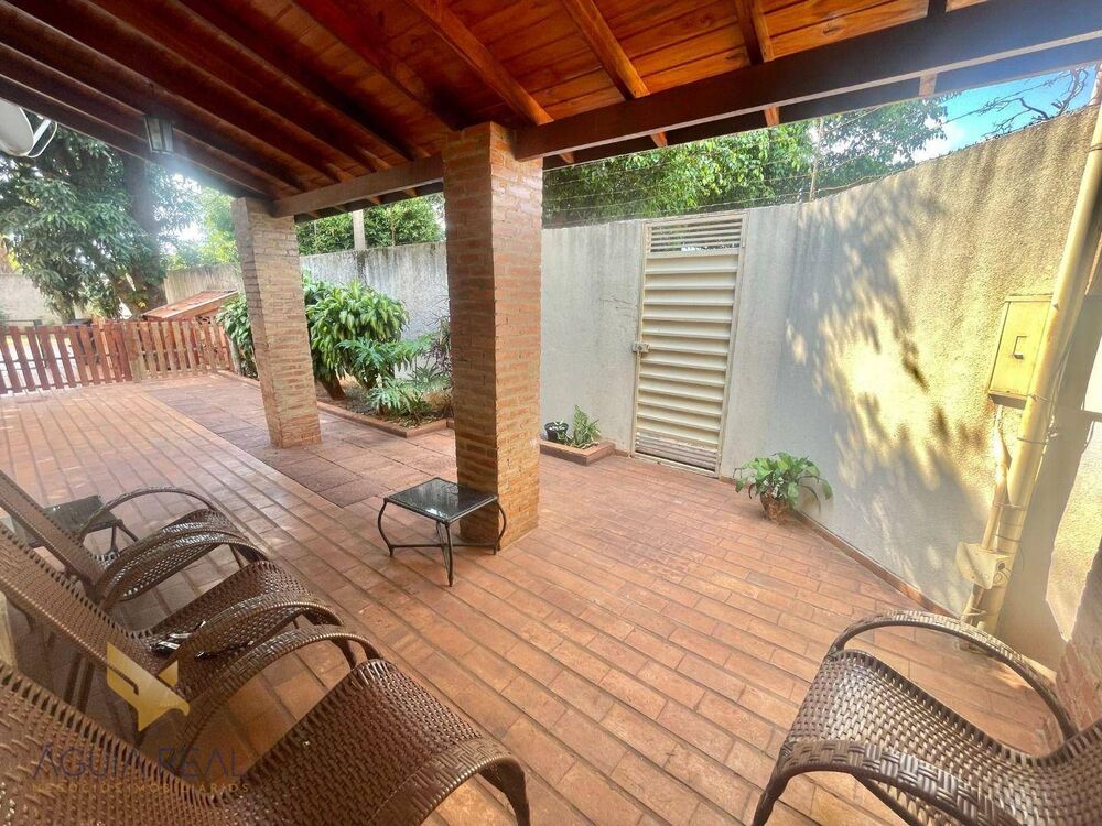 Sobrado, 4 quartos, 204 m² - Foto 1