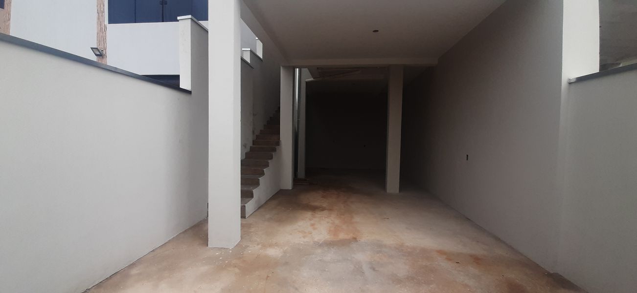 Casa à venda com 2 quartos, 90m² - Foto 4