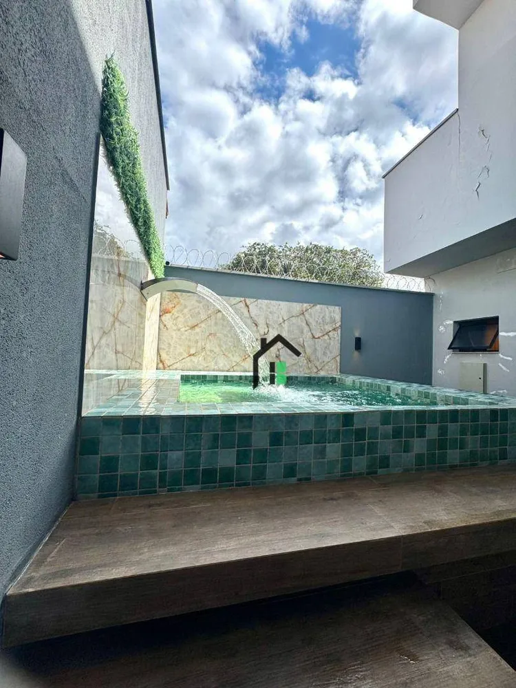 Casa, 4 quartos, 237 m² - Foto 2