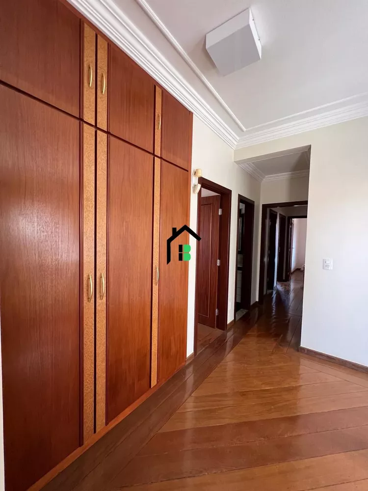 Casa à venda com 5 quartos, 357m² - Foto 14