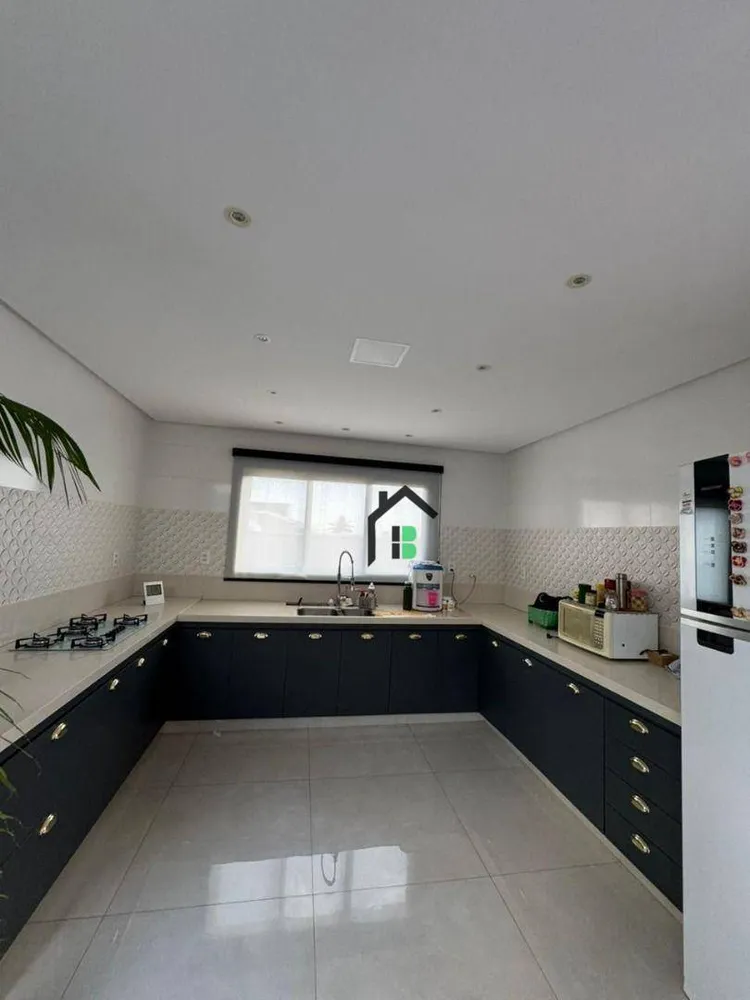 Casa, 3 quartos, 240 m² - Foto 1