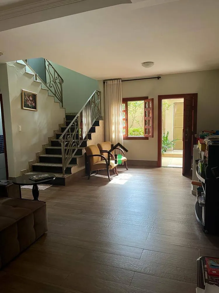 Casa, 4 quartos, 237 m² - Foto 8