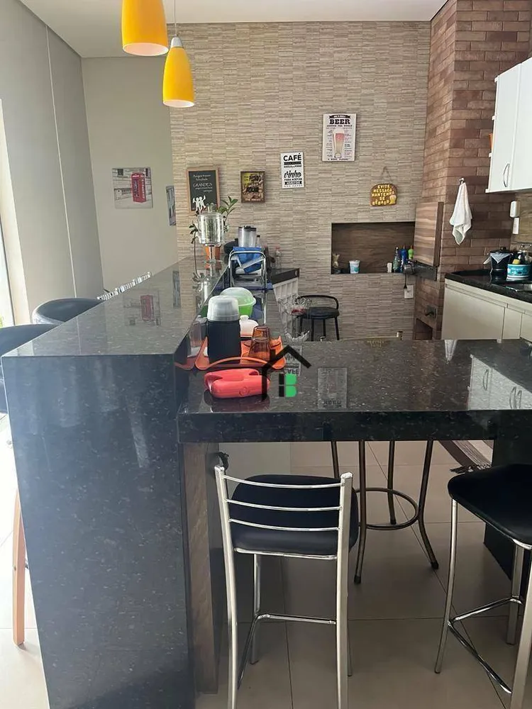 Casa, 4 quartos, 237 m² - Foto 9
