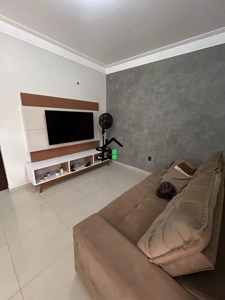 Casa à venda com 3 quartos, 220m² - Foto 4