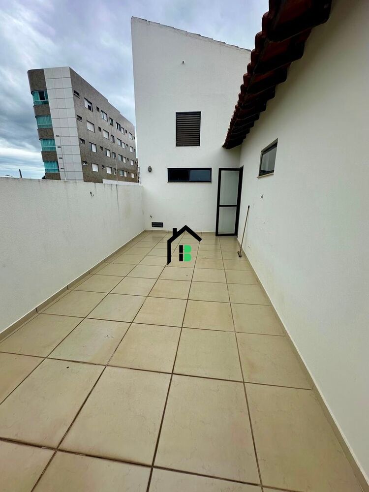 Casa à venda e aluguel com 5 quartos, 260m² - Foto 3