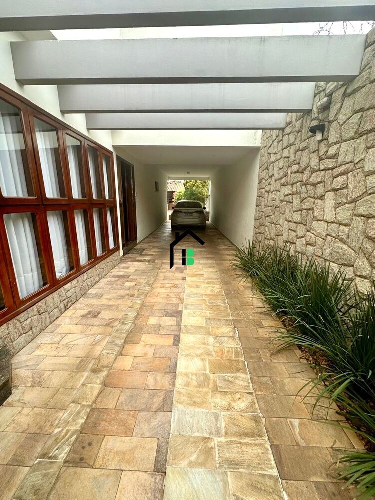 Casa à venda e aluguel com 5 quartos, 260m² - Foto 4