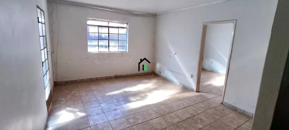 Casa à venda com 4 quartos, 280m² - Foto 1