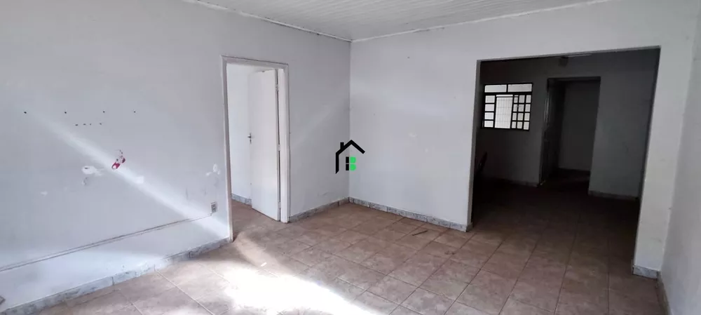 Casa à venda com 4 quartos, 280m² - Foto 2