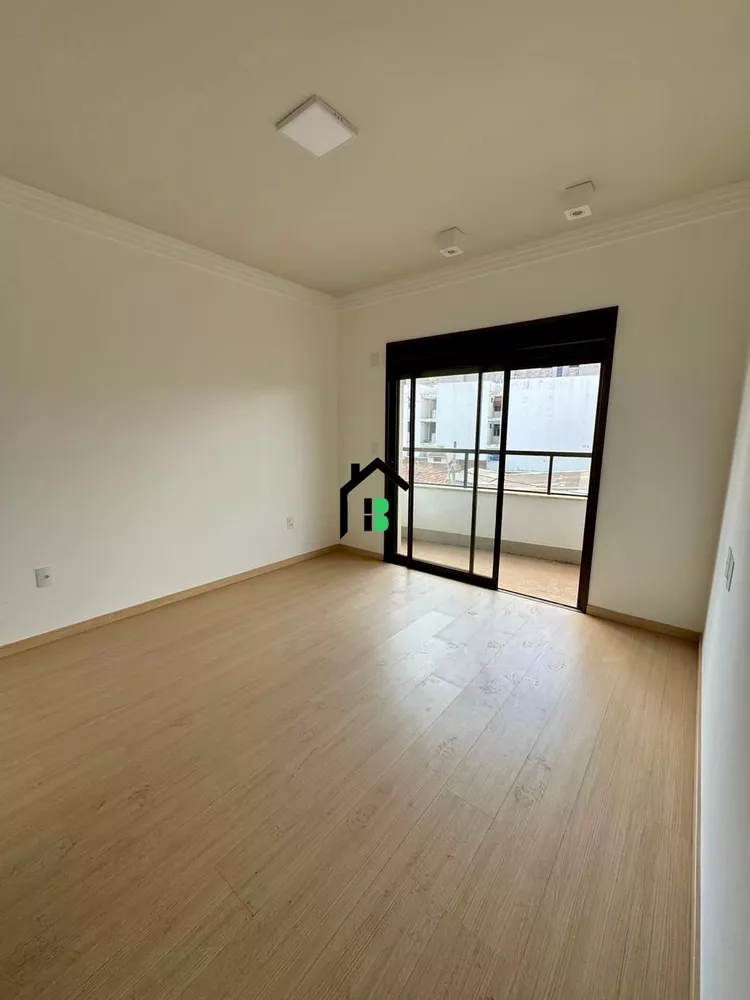 Apartamento à venda com 3 quartos, 148m² - Foto 2