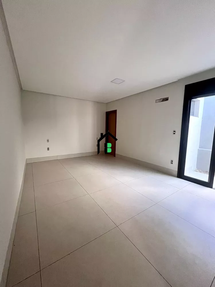 Casa à venda com 3 quartos, 210m² - Foto 11