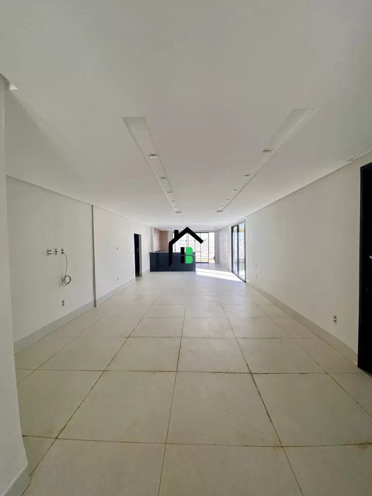 Casa à venda com 3 quartos, 210m² - Foto 4