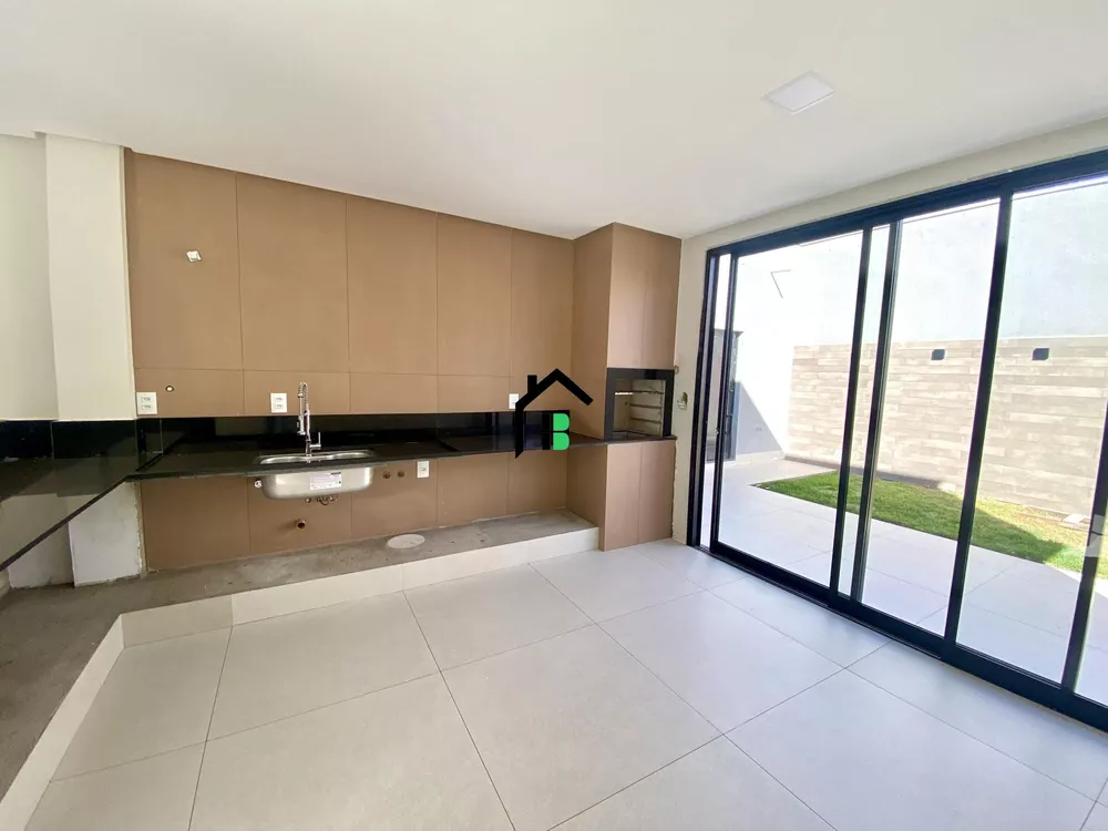 Casa à venda com 3 quartos, 210m² - Foto 7