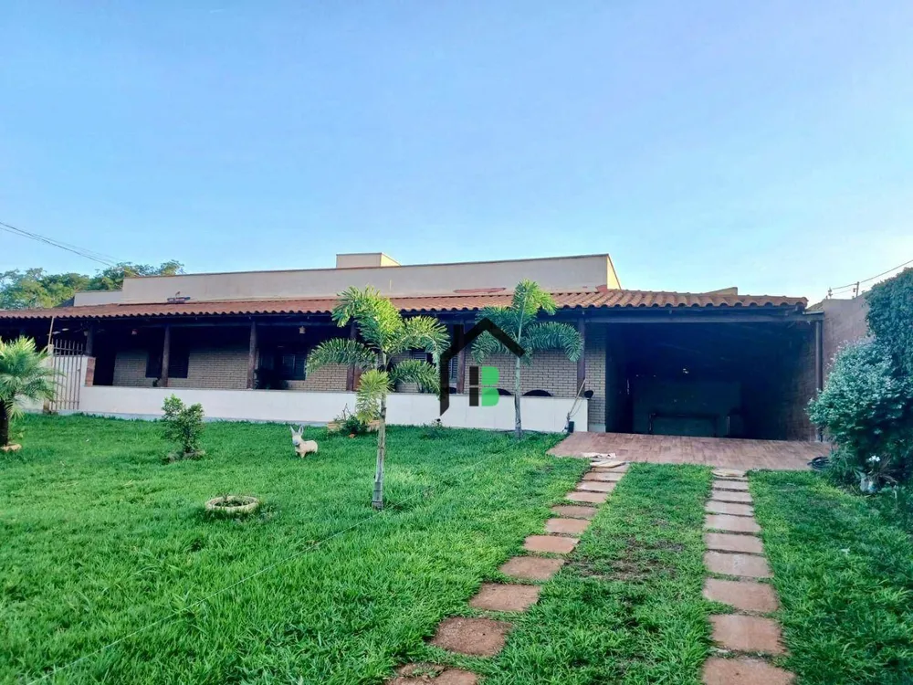 Chácara, 3 quartos, 1500 m² - Foto 1
