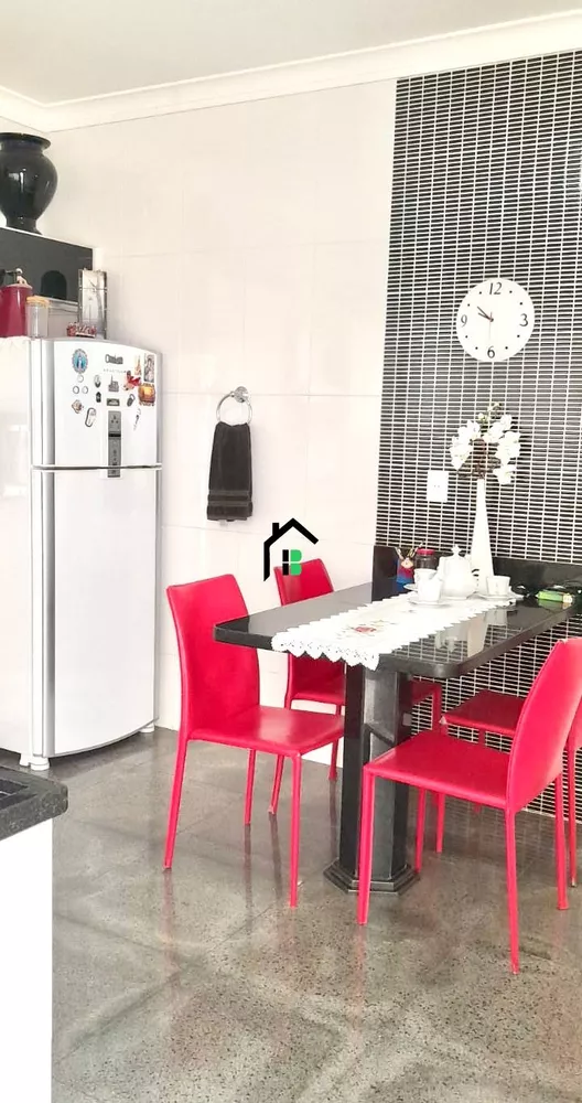 Casa à venda com 4 quartos, 248m² - Foto 14