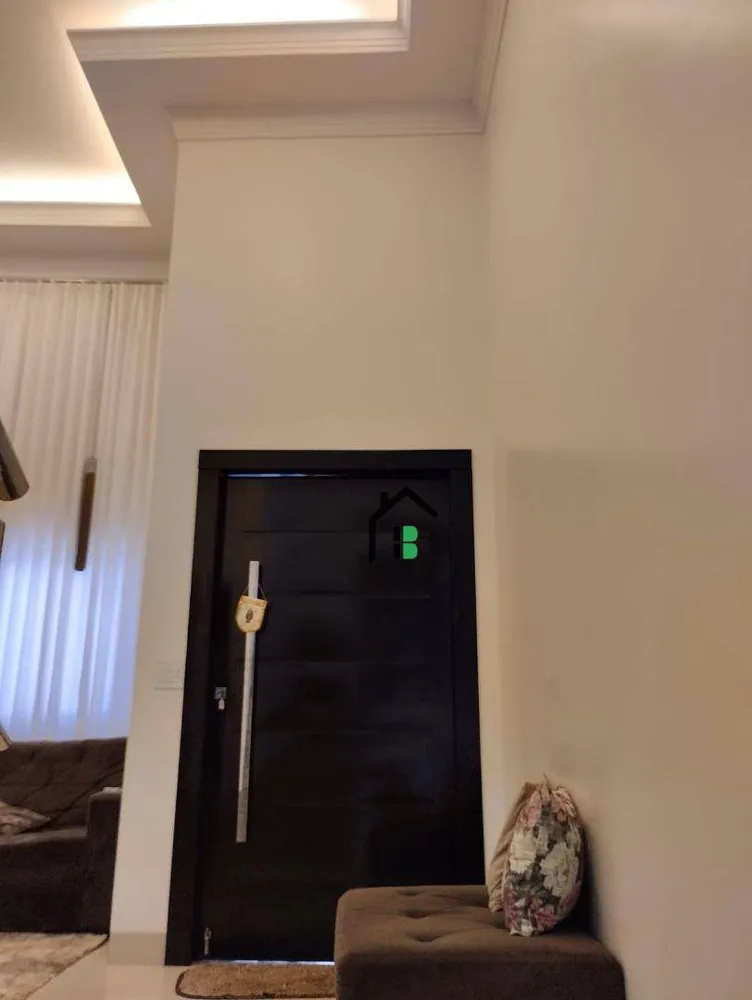 Casa, 4 quartos, 226 m² - Foto 2