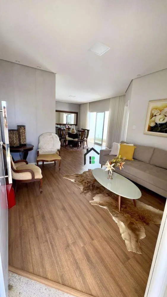 Casa, 3 quartos, 218 m² - Foto 2