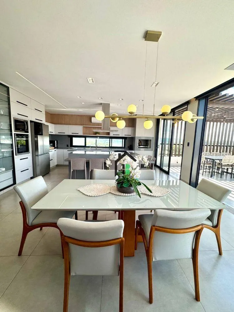 Cobertura, 3 quartos, 233 m² - Foto 3