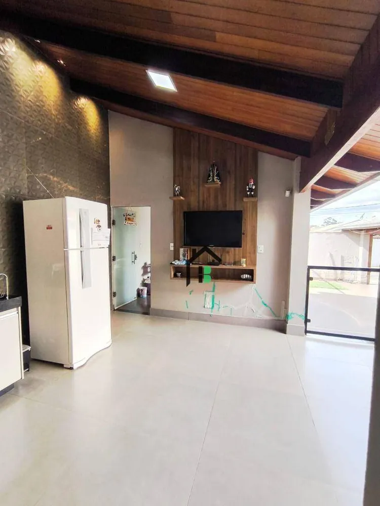 Casa, 4 quartos, 228 m² - Foto 2