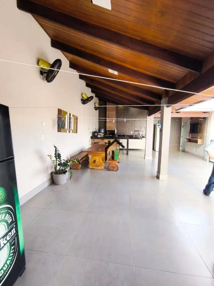 Casa, 4 quartos, 228 m² - Foto 3