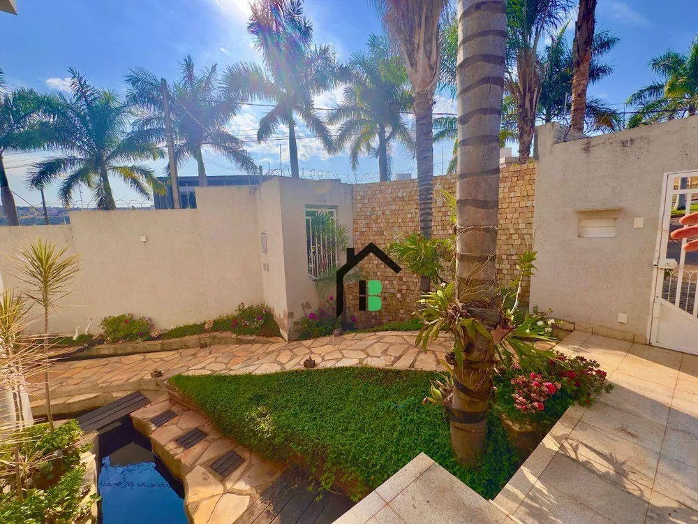 Casa, 5 quartos, 406 m² - Foto 1