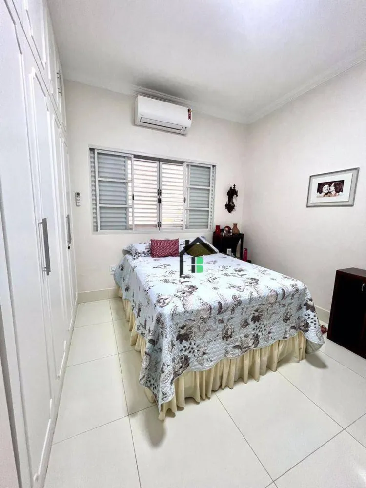 Casa, 3 quartos, 220 m² - Foto 2
