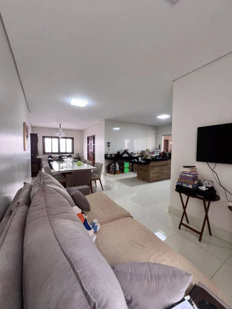 Casa, 3 quartos, 220 m² - Foto 2