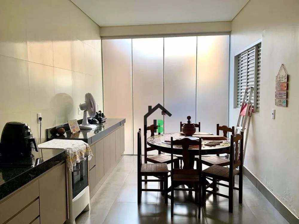 Casa, 3 quartos, 220 m² - Foto 5