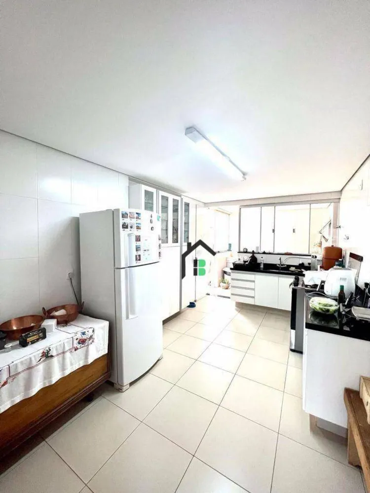 Apartamento, 3 quartos, 140 m² - Foto 2