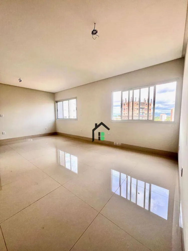 Apartamento, 3 quartos, 140 m² - Foto 1