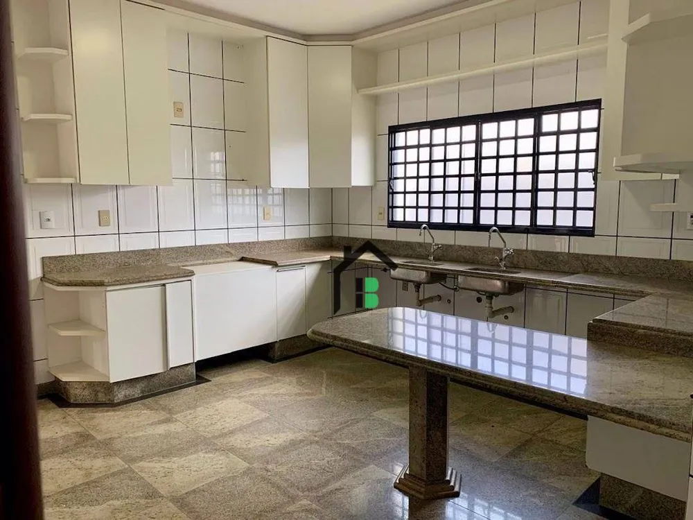 Casa, 4 quartos, 375 m² - Foto 1