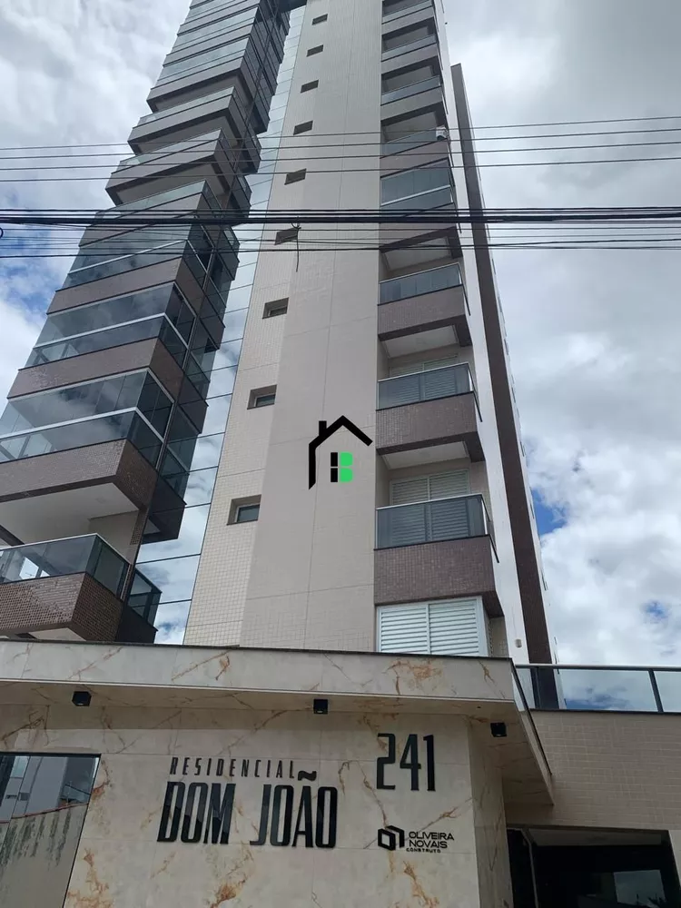 Apartamento à venda com 3 quartos, 140m² - Foto 1