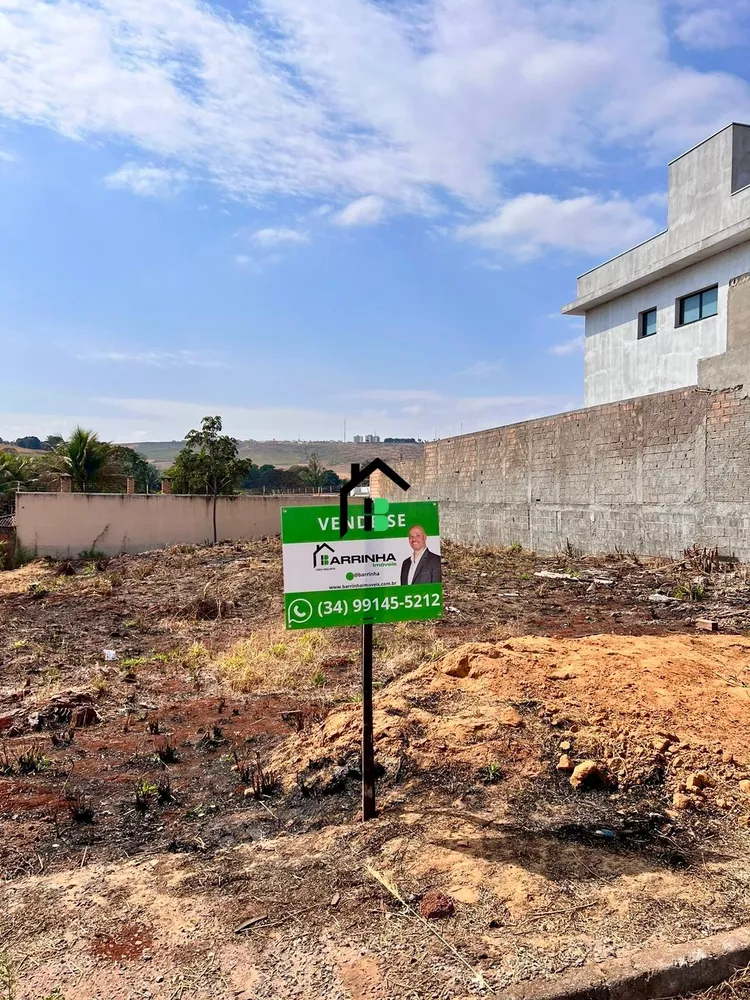 Terreno à venda, 800m² - Foto 1