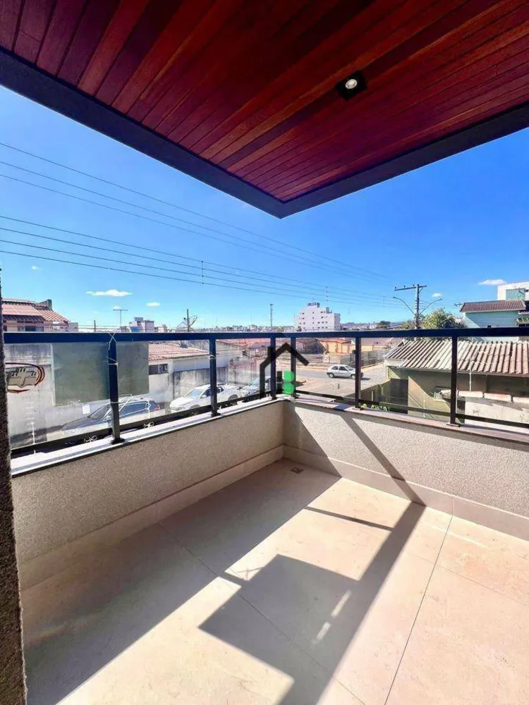 Apartamento, 3 quartos, 140 m² - Foto 1