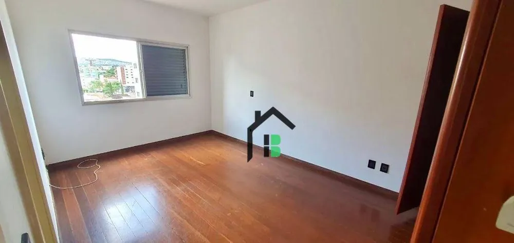 Apartamento, 3 quartos, 140 m² - Foto 1