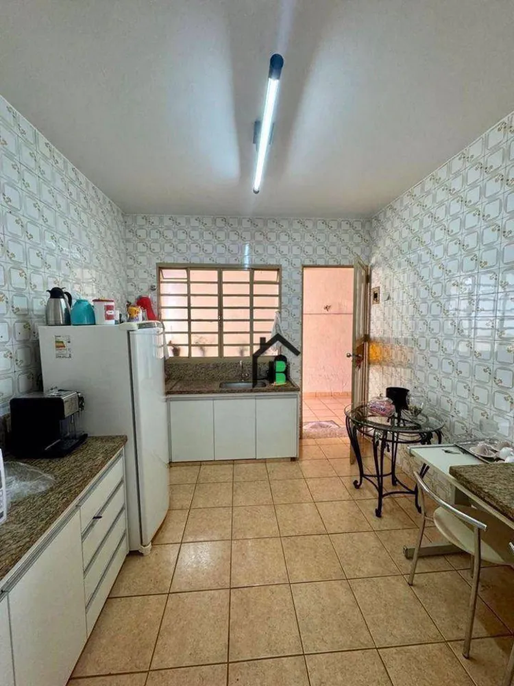 Casa, 4 quartos, 200 m² - Foto 5