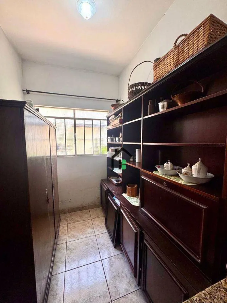Casa, 4 quartos, 187 m² - Foto 2