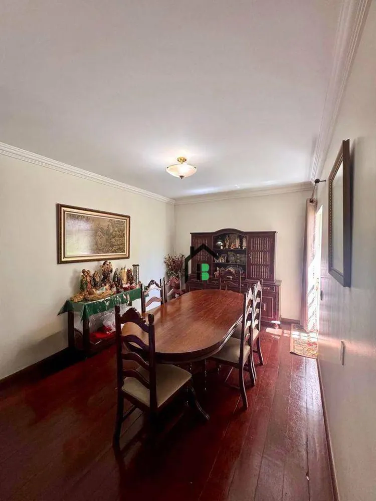 Casa, 4 quartos, 187 m² - Foto 1