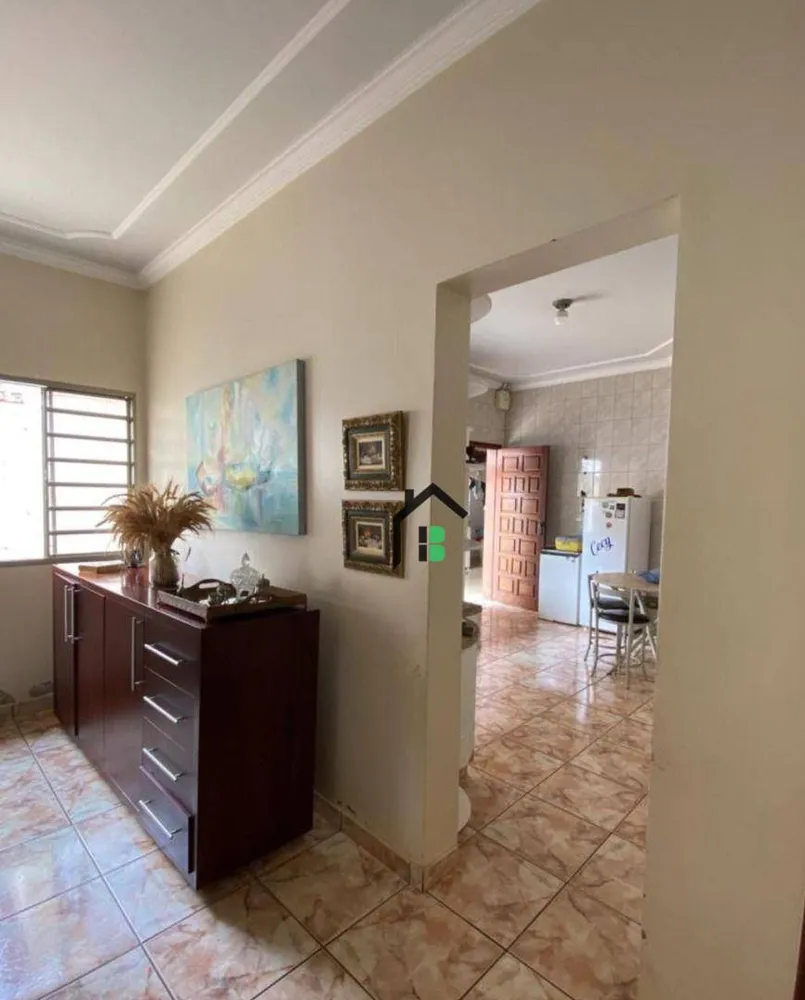 Casa, 3 quartos, 193 m² - Foto 2