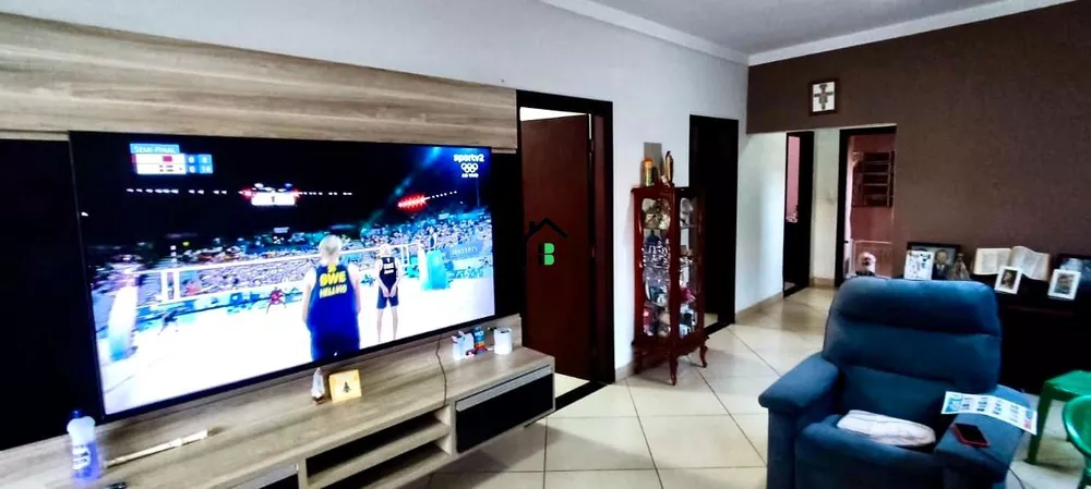 Casa à venda com 4 quartos, 194m² - Foto 3