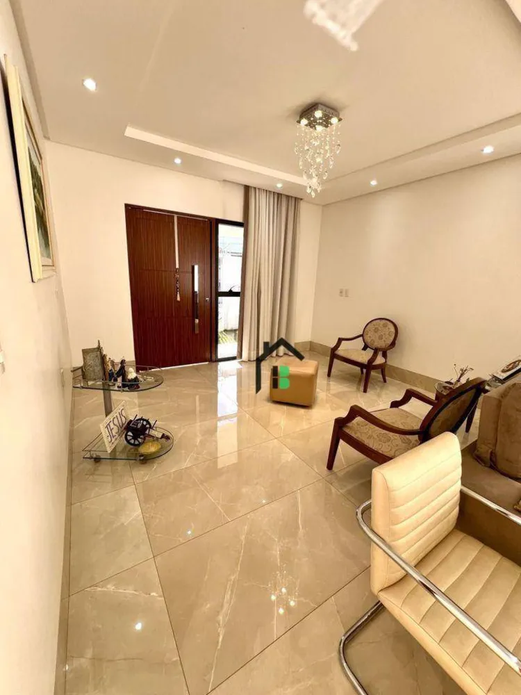 Casa, 4 quartos, 213 m² - Foto 1