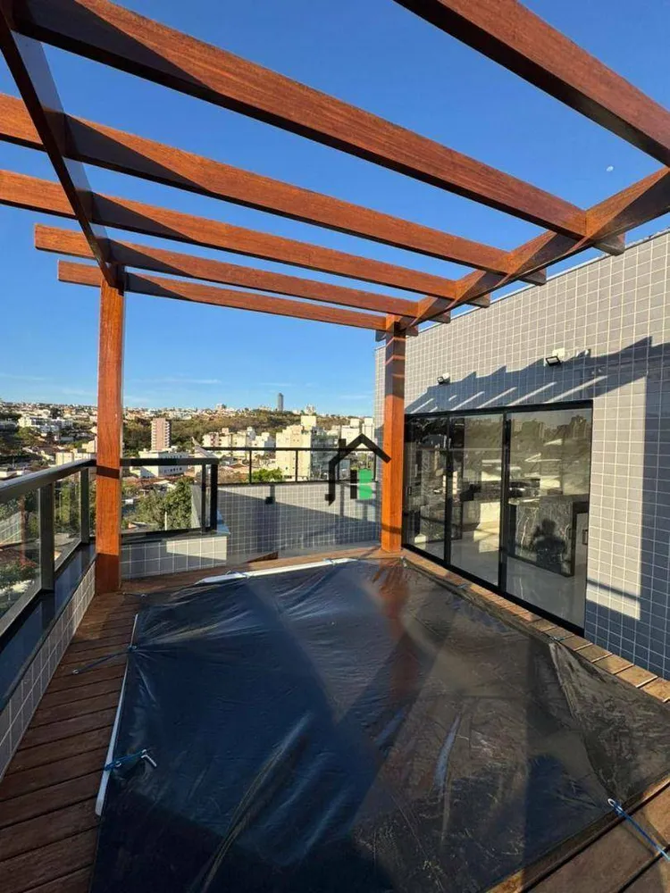 Cobertura, 3 quartos, 183 m² - Foto 1
