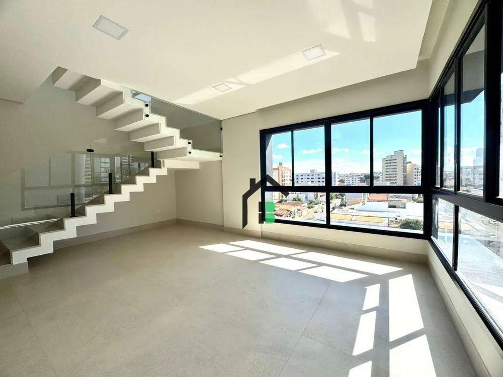 Cobertura, 3 quartos, 192 m² - Foto 2