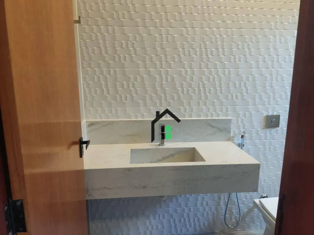 Casa, 3 quartos, 212 m² - Foto 1