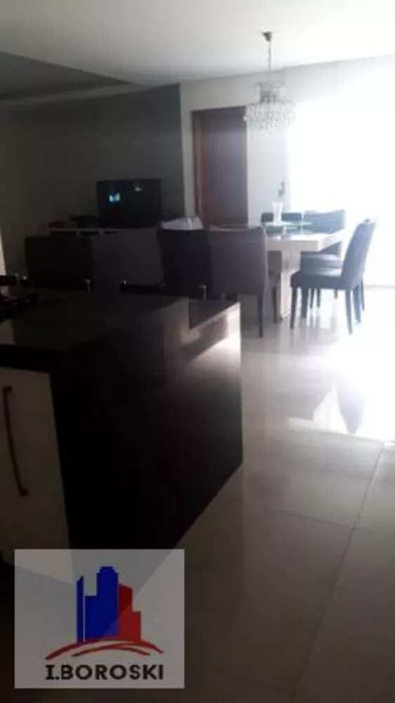 Casa à venda com 3 quartos, 340m² - Foto 8