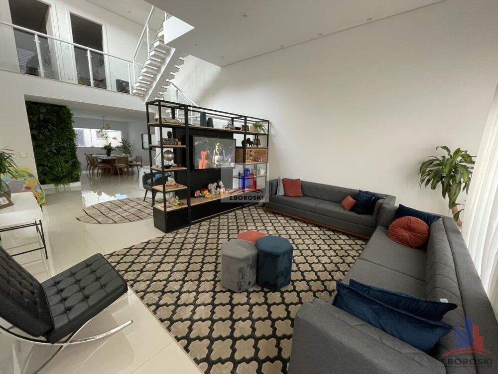 Sobrado, 3 quartos, 411 m² - Foto 1