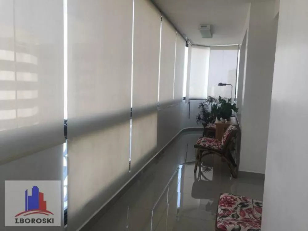 Apartamento à venda com 3 quartos, 228m² - Foto 4