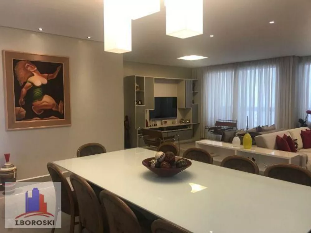 Apartamento à venda com 3 quartos, 228m² - Foto 3