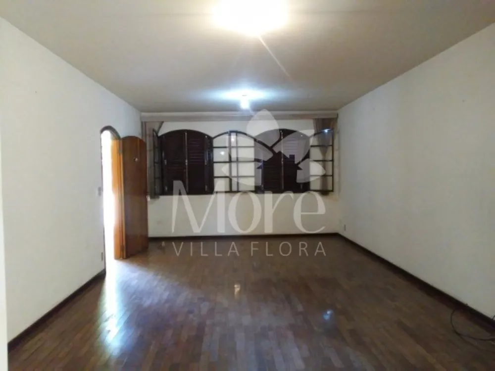 Casa à venda com 2 quartos, 167m² - Foto 1